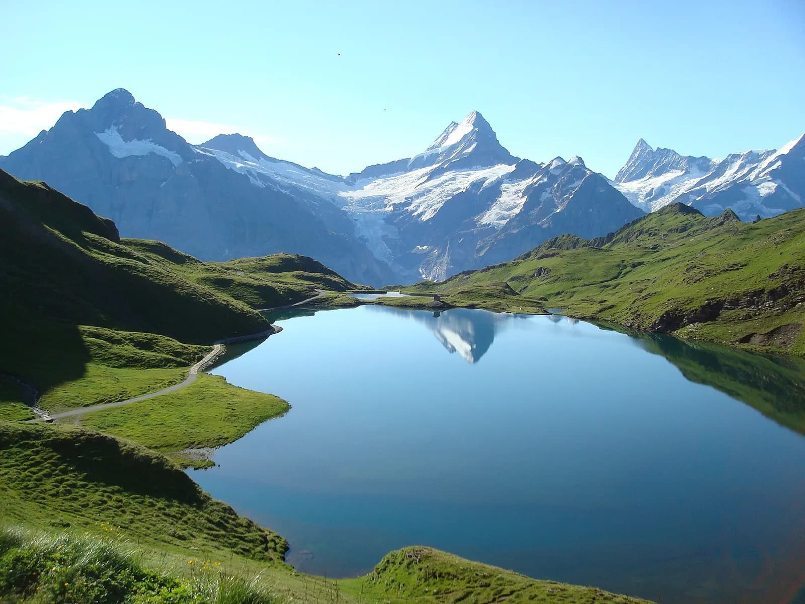 Weg und Naturformen bei Bachalpsee