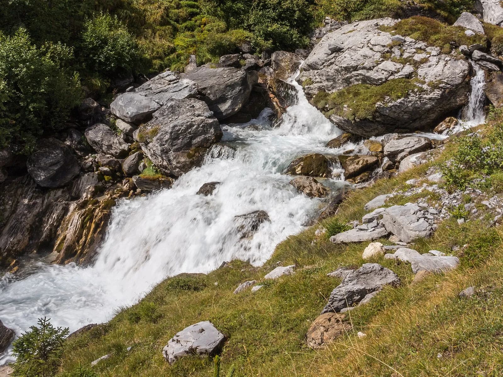 Reisepanorama rund um Val Frisal in der Schweiz