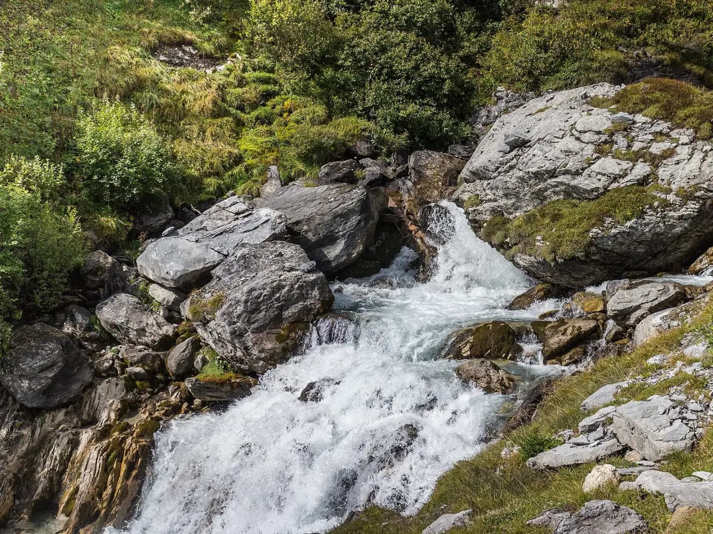 Landschaft bei Val Frisal, Graubünden · Brigels, Schweiz